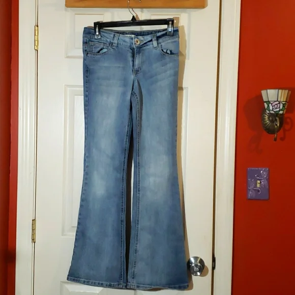 Clothing Lei Sophia Bootcut Jeans Lei Sophia Hipster Flare Jeans - Main Image